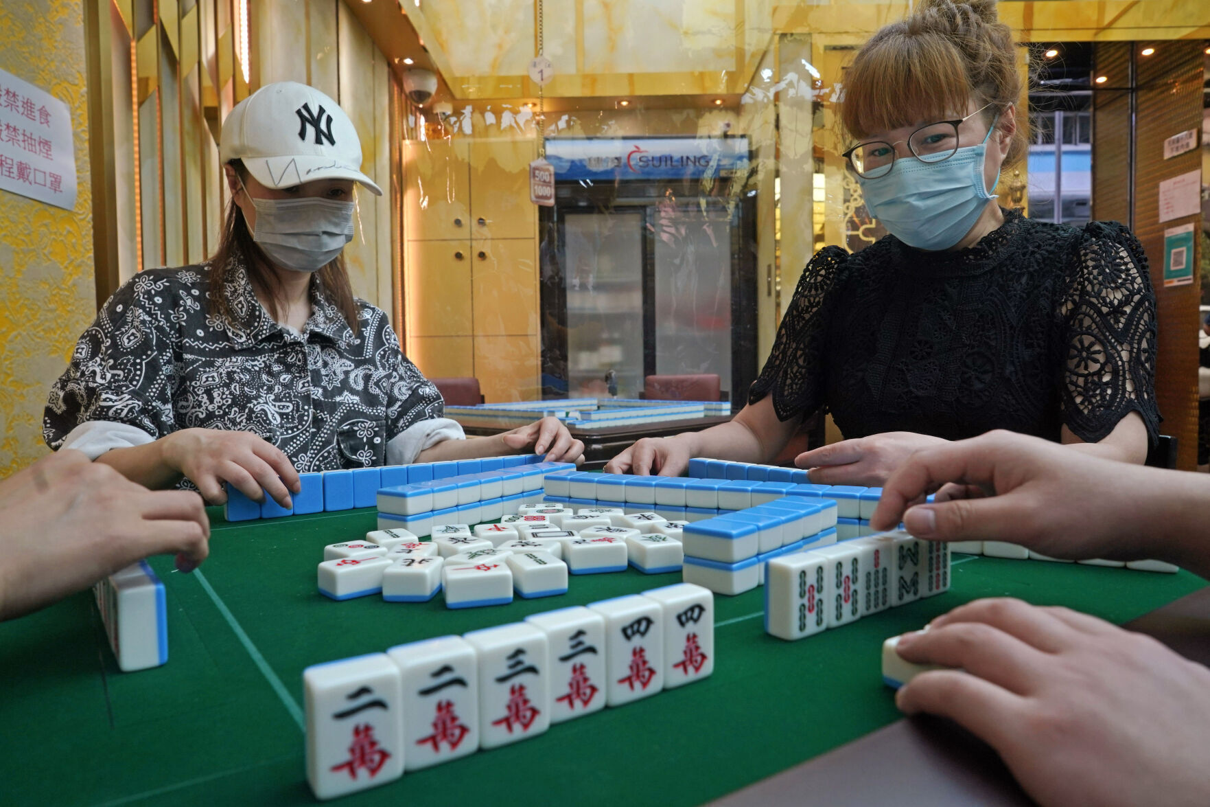 APTOPIX Virus Outbreak Hong Kong